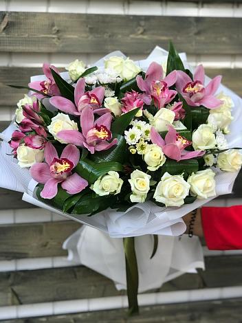 Букет цветов из: Розы и Хризантемы в Бузулуке