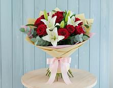 Букет цветов из:  Лилии и Розы в Бузулуке