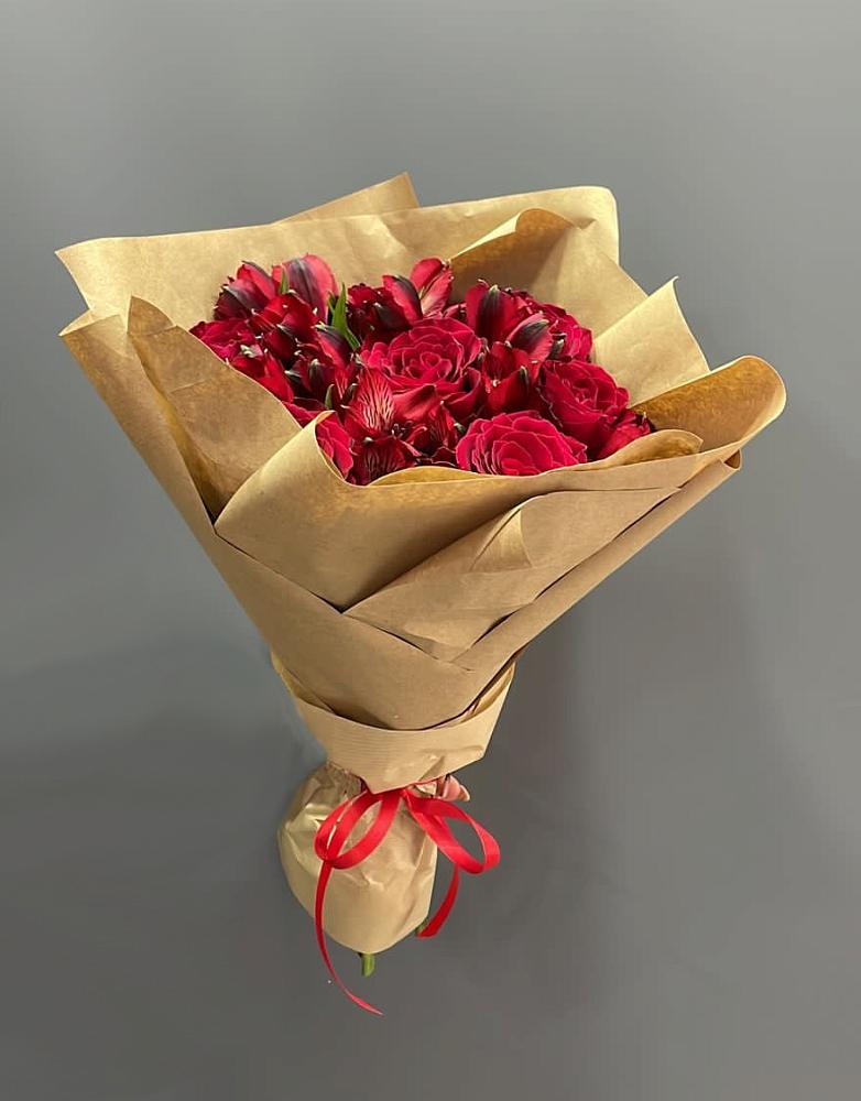 Букет цветов из: Альстромерии и Розы в Бузулуке