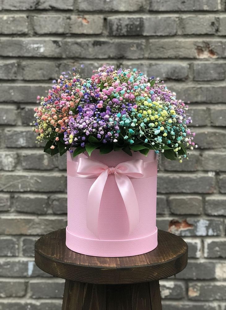 Цветочная композиция из Гипсофила и Розы в шляпной коробке в Бузулуке