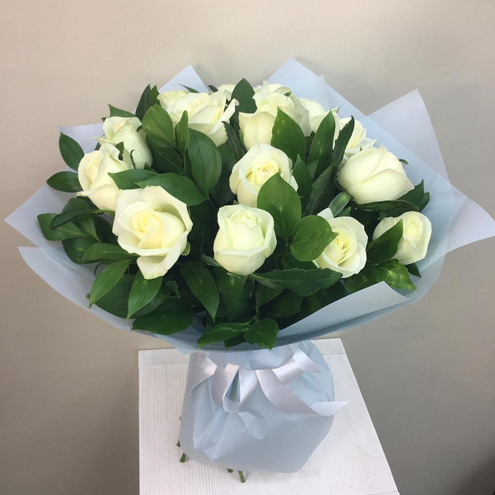 Букет 15 Белых роз Проуд в Бузулуке