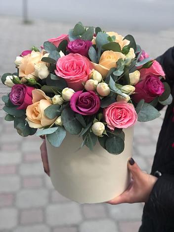 Цветочная композиция из Розы в шляпной коробке в Бузулуке