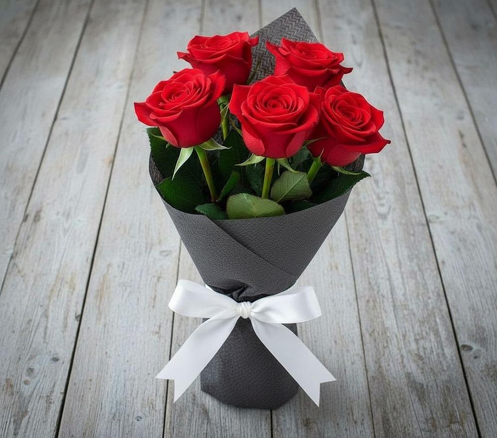 Букет 5 Красных роз Эдлесс Лав в Бузулуке