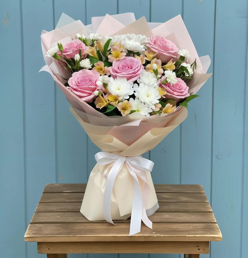 Букет цветов из: Гвоздики, Орхидеи и Розы в Бузулуке