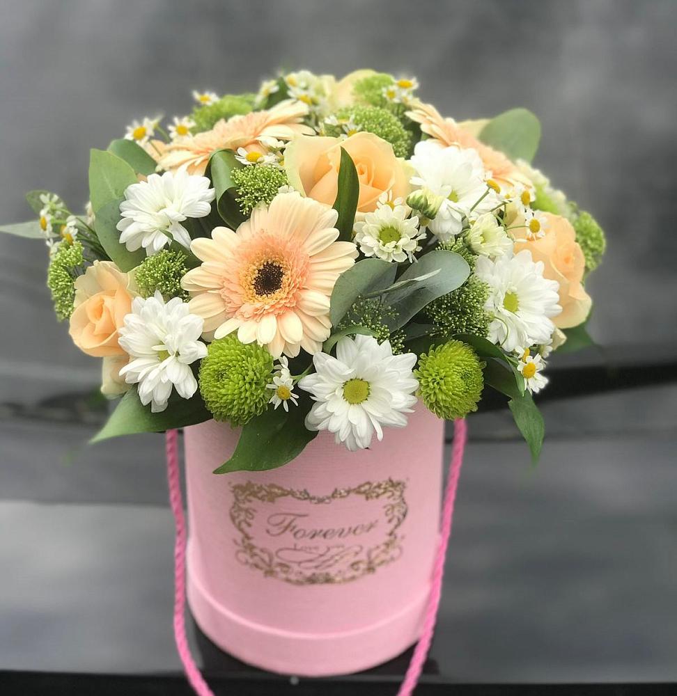 Цветочная композиция из Розы, Герберы и Хризантемы в шляпной коробке в Бузулуке