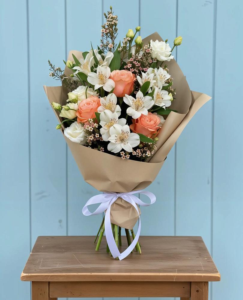 Букет цветов из: Альстромерии, Лизиантусы, Розы и Хризантемы в Бузулуке